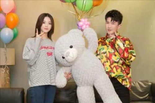 吃瓜大白娱乐圈,揭秘娱乐圈幕后风云