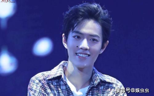 一线吃瓜娱乐圈攻是谁,他是如何成为娱乐圈焦点人物的？