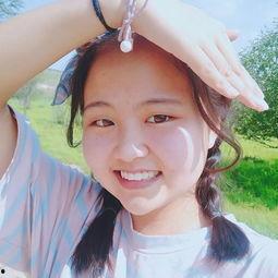 忘了吃瓜她进娱乐圈,意外踏入娱乐圈，开启璀璨星途